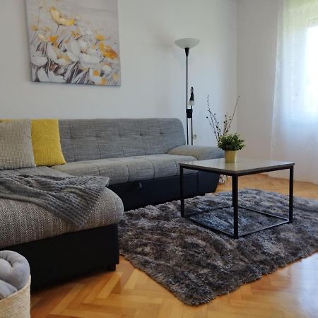 Antemma Apartment Pula Luaran gambar
