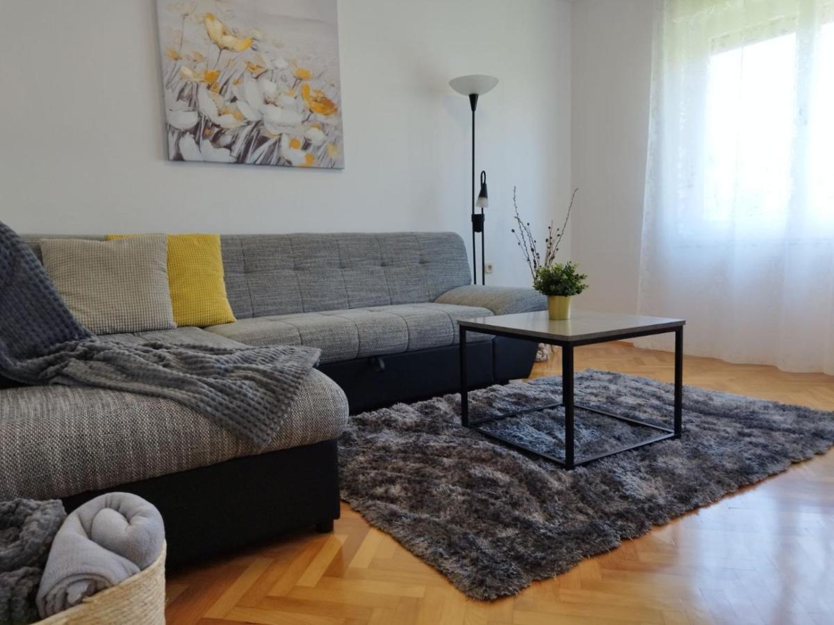 Antemma Apartment Pula Luaran gambar