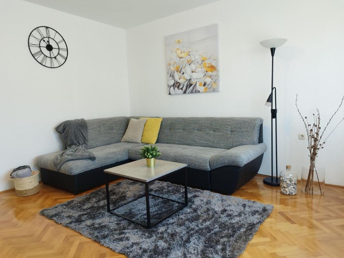 Antemma Apartment Pula Luaran gambar
