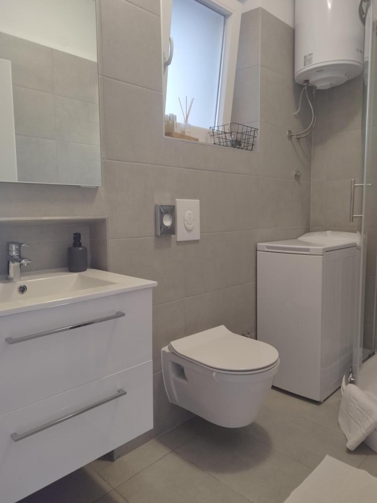 Antemma Apartment Pula Luaran gambar